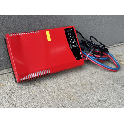 Statie de incarcare MicroPower SMC 3200 24V/80A
