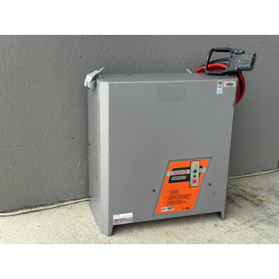 Statie incarcare Toyota E 24V/100A